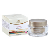 Night nourishing facial cream with vitamin E in glass jar
